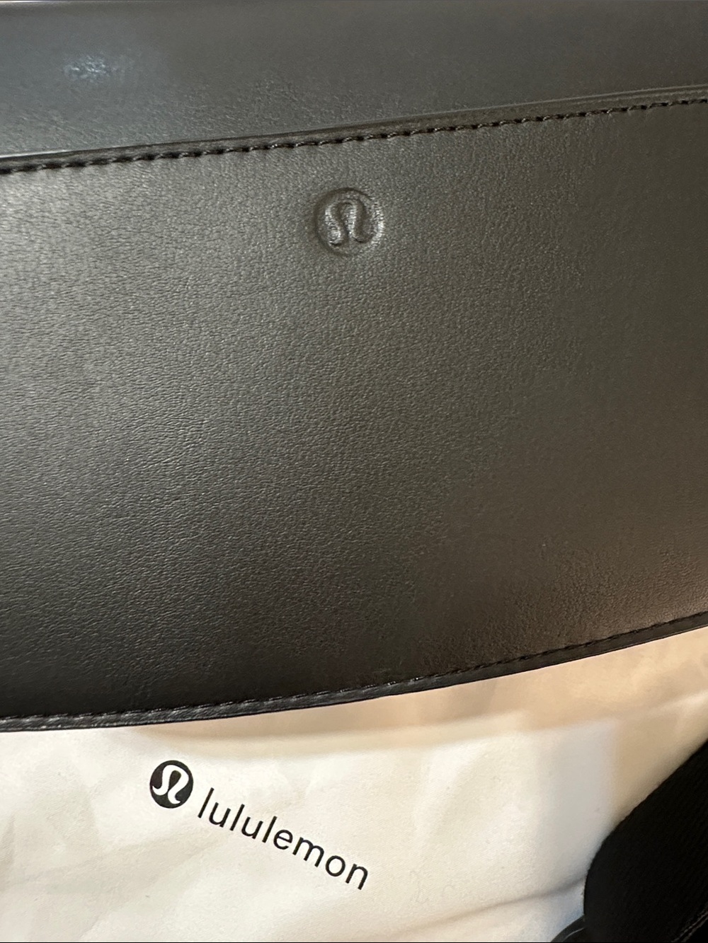 lululemon athletica Leather Alternative Mini Bag 1.2 L - Picture 11 of 12